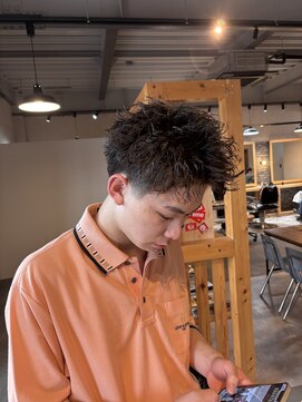 リット 甲府平和通り店(LIT) スパイキーパーマ