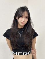 ロムーク 表参道(LOMKH)&nbsp;春の小顔ロングレイヤーカット顔周りシールエクステブルーカラー