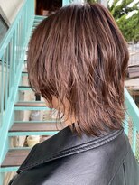 ホワイト(WHITE HAIR@NICOLA)&nbsp;ショートウルフ×シルバーカラー