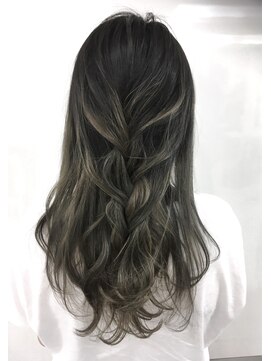 ランダ(LANDA.) バレイヤージュ×カーキ