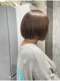 ベージュ