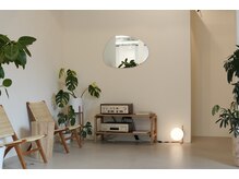 リフ バイ ローバー(Lif by ROVER)の雰囲気（待合。音響にもこだわっています。）