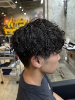 カーニー 上野(kearny) ツイストスパイラルパーマ縦落ちパーマメンズ波巻きパーマ