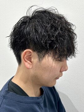 ヒュイル バイ ニアウ(Hwyl by Niau) 波巻きスパイラルパーマメンズカットパーマツイストスパイラル