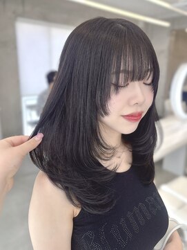 アイシー 表参道(ICY) ミディアムレイヤーカット×透けるグレージュカラー