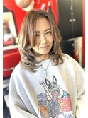 揺れる色気、レイヤーカットで魅せる髪