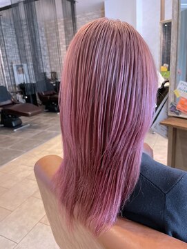 クティエ(Cuthie) ブリーチ/ダブルカラー/小牧/ピンク