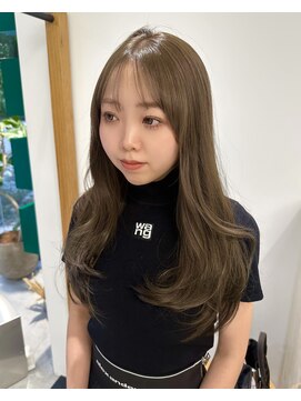 エム(M) 【ブリーチなし】オリーブベージュ/ロングレイヤー/前髪あり