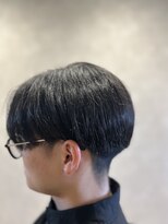 ルアン(LOUEN) センターパート+ツーブロック+フェード