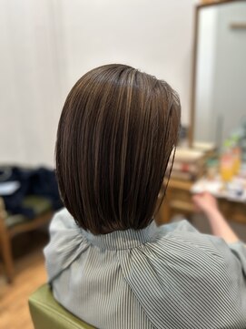 もじゃの小さな美容室 ツヤ髪ボブ