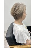 ショートカット　白髪ぼかし