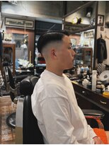 カムレイド フォー ライフ(COMRADE 4 LIFE)&nbsp;73のフェード横側 メンズカット スキンフェード 担当松尾