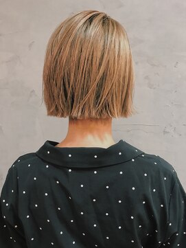 ベルリン(Berlin) ハイベージュのスリークボブ