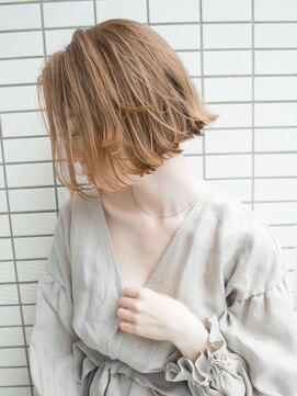 ルティア 池袋(Lutia) 切りっぱなし外ハネショート