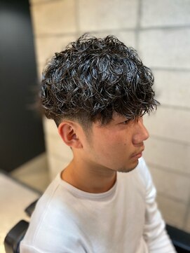 フランクスバーバー アンド ビアークラブ(FRANK'S BARBER and BEER CLUB) ツイストスパイラルパーママッシュサイドグラデーション