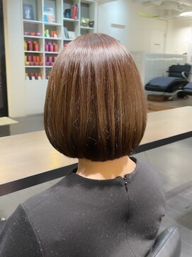 エムプラス 二子玉川(Mplus) 大人可愛い20代、30代丸みボブ　夏目サトル