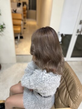 カリーナ(CARINA) ハイトーンカラー/ミルクティーグレージュ