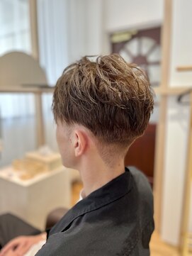 スピカ(Spica) メンズツーブロック刈上げ（グレージュ、ブリーチなし）