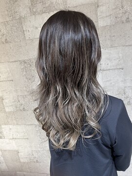 パダ(PADA) シルバーグレーバレイヤージュ♪