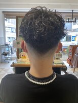 リボーン ビューティー リゾート 松戸店(re-born Beauty Resort)&nbsp;アッシュブラックベリーショートウルフカルマパーマ