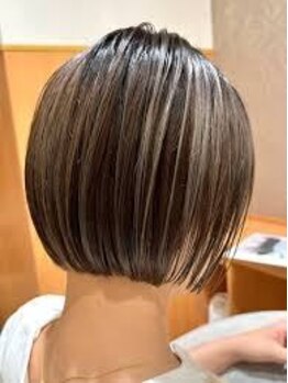 【つくば/研究学園】白髪を自然にカモフラージュ！同時に髪に深みと立体感をあたえ白髪を目立ちにくく＊