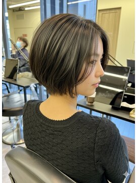 バッカ(BACCA) 白髪ぼかし×ツヤ感UP！上品見えショートボブ