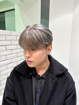 アッシュ 十日市場店(Ash) プラチナシルバー