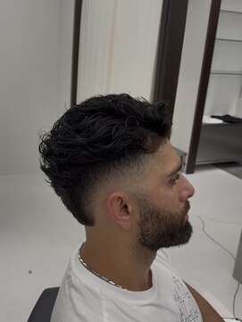 トウキョウ クラシック バーバー タウン(TOKYO CLASSIC BARBER TOWN) バーストフェード