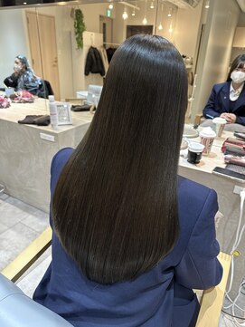 ザックジングウ 表参道(ZACC JINGU) ツヤと透明感を叶える美髪ストレートヘア