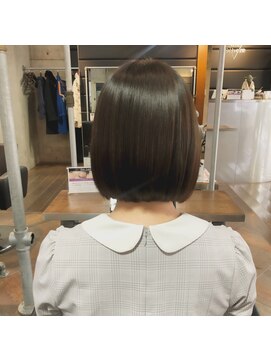 ディ シェーレ 磯子本店(die schere) 艶髪ショートボブ