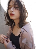 アトリエ フェム(atelier.fem)&nbsp;抜け感溢れる柔らかウェーブミディ