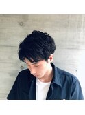 くせ毛風ほぐれ束感ミディアムマッシュスタイル