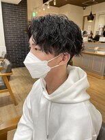 ネオリーブ クーロ(Neolive curro) サイドパート刈り上げツイストスパイラル◎