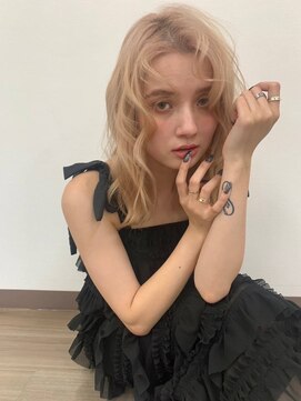 トワ 豊中店(towa) ミルクティーベージュ