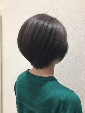 アクセ 大人上品なツヤ髪ハンサムショート＊奥行きショート40代