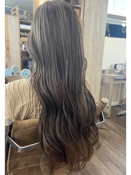 ウル バイ ハラル(Ulu by Halal) ブルーアッシュ