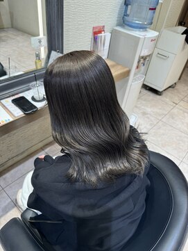 ケンジ 横須賀中央(KENJE) 赤みをおさえた透明感グレージュカラー