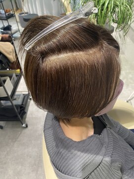 レヴリー(reverie) 脱白髪染め　ツヤ髪ベージュ/心斎橋