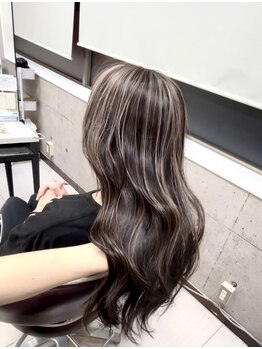 プログレス つくば店(PROGRESS by ヂェムクローバーヘアー)の写真/透明感カラーが大人気★イヤリング,インナーカラー,ハイライト,アンブレラ等のデザインカラーもお任せ!
