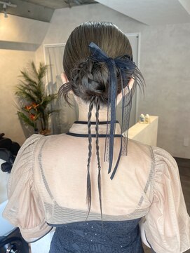 サンルーム(SUN room) タイトカチモリヘアリボン三つ編みねじり大人可愛いツヤ髪美髪