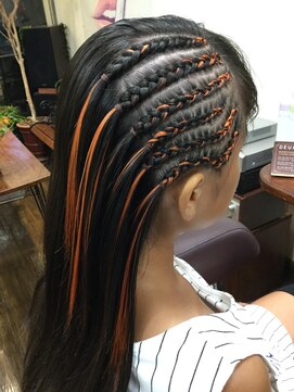 サロン ド アイ ソレイユ(Salon de i Soleil) オレンジエクステのコーンロウスタイル