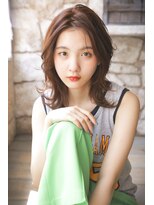 カライング(ing) 【+~ing 】ミディアムレイヤーマロンベージュ【柳沼くるみ】