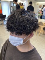 刈り上げツーブロックツイスト波巻きスパイラルパーマ