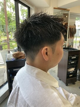 フツーロ 栄(FUTURO) スパイキーショート