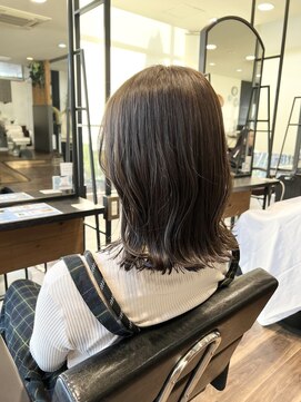 マンプス イルミナカラー、オリーブグレージュ