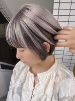 イエナ 渋谷(IENA)&nbsp;ホワイトベージュ　アンブレラカラー　ショートボブ