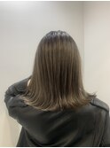 白髪ぼかしバレイヤージュ外国人風カラー　大人かわいい
