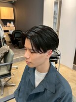 オゼル(OZEL)&nbsp;【センターパートマッシュ】抜け感×色気を纏う上品メンズカット