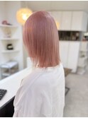 ピンクベージュ