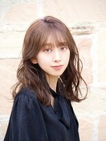 ラモードイワイインターナショナル(La Mode IWAI international)&nbsp;小顔見えする前髪顔まわりミディアム